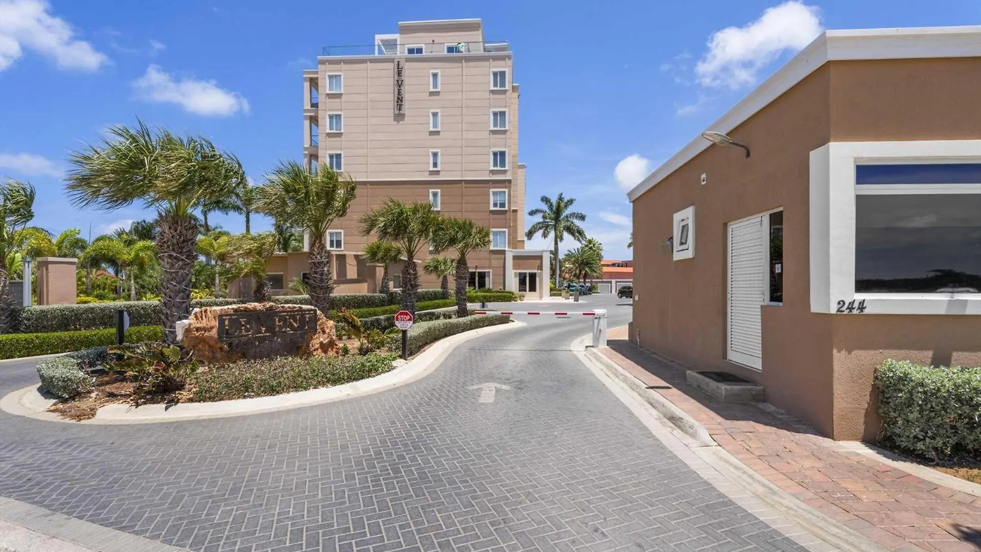 Eagle Beach - Alluring Beach View 2Br Condo -Lv304 Palm Beach