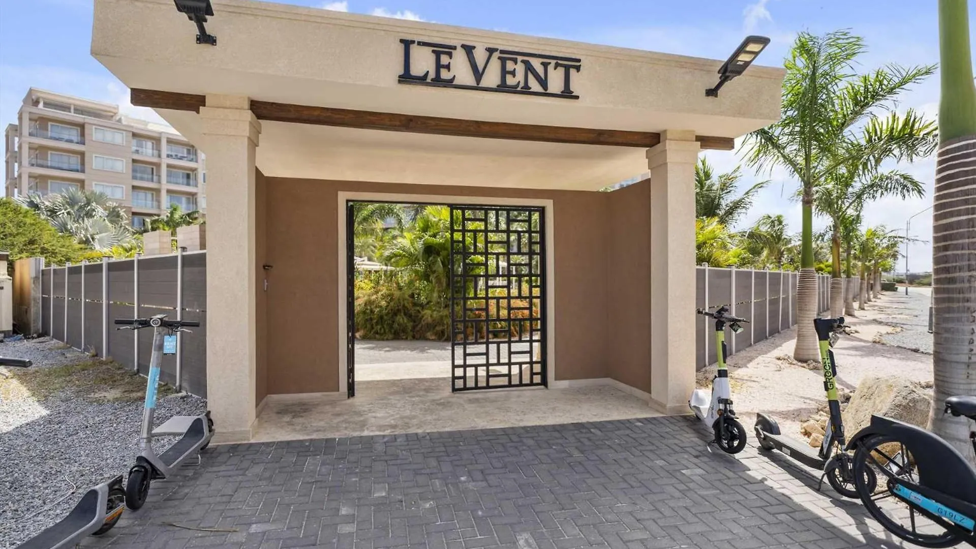 Eagle Beach - Alluring Beach View 2Br Condo -Lv304 Palm Beach