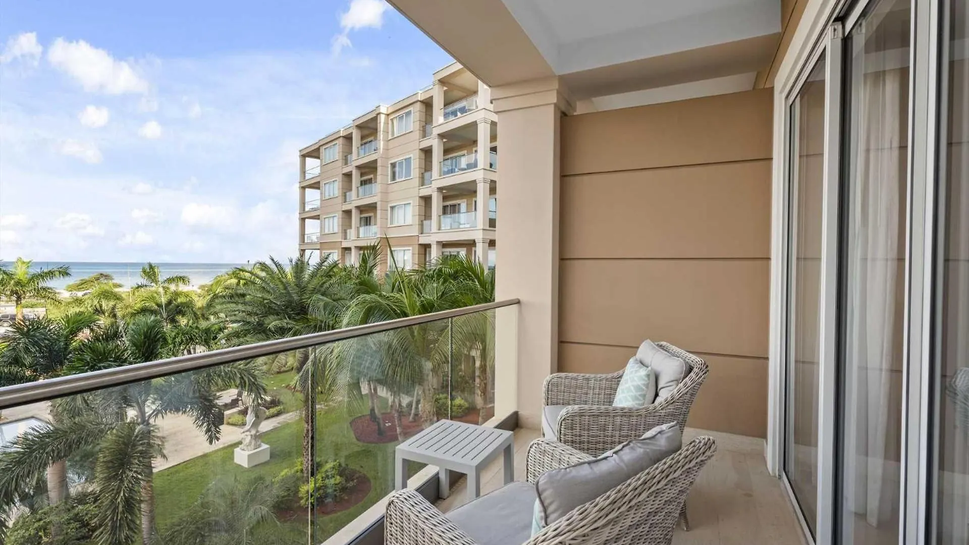 Eagle Beach - Alluring Beach View 2Br Condo -Lv304 Palm Beach
