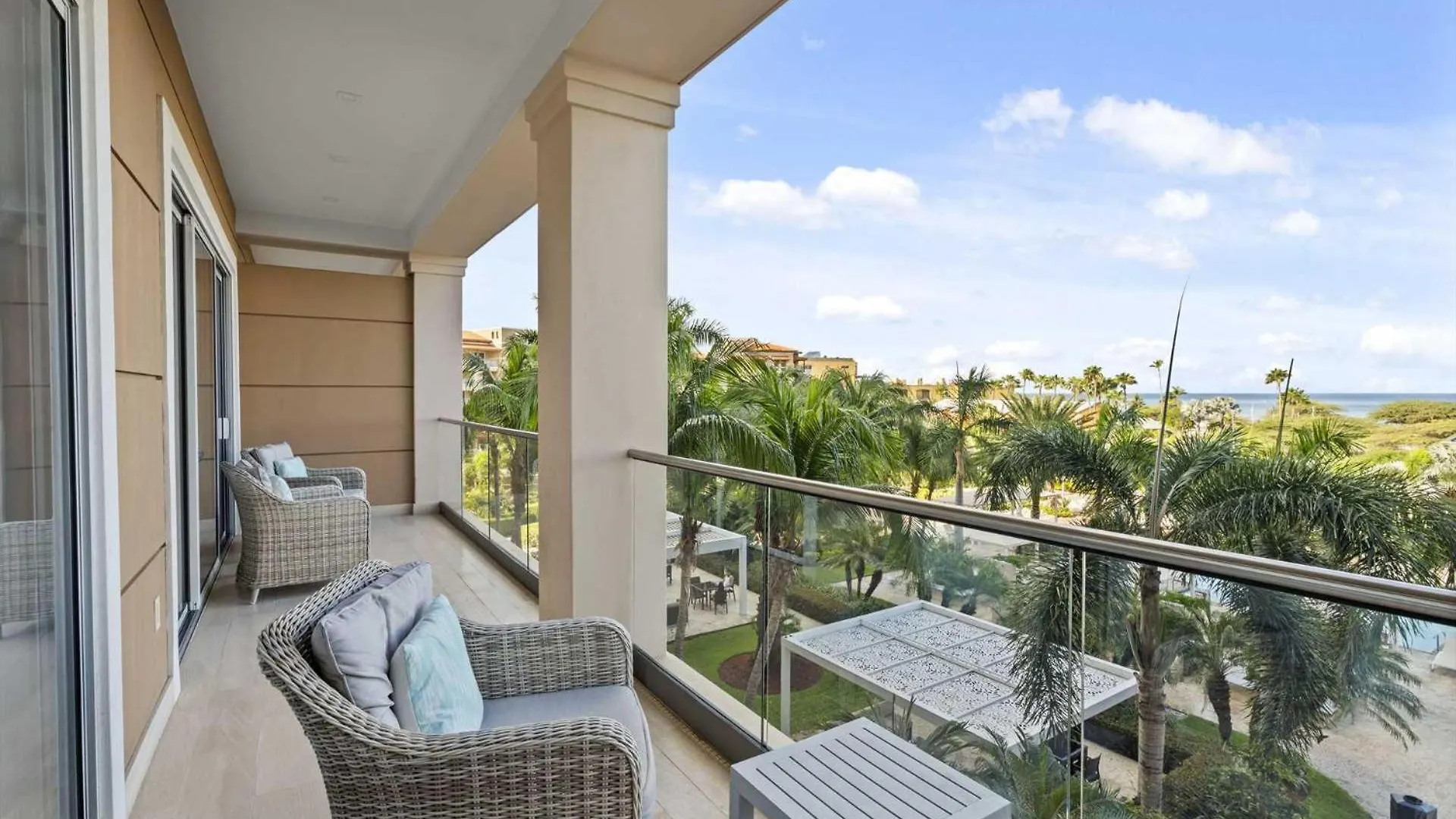 Eagle Beach - Alluring Beach View 2Br Condo -Lv304 Palm Beach